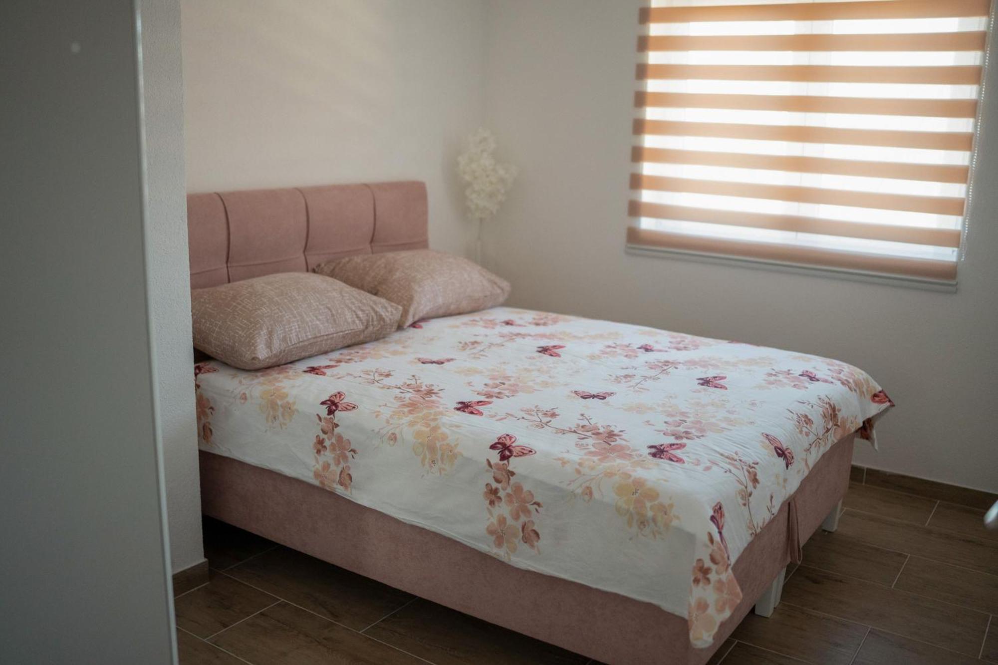 Apartmani Elegance トゥズラ エクステリア 写真