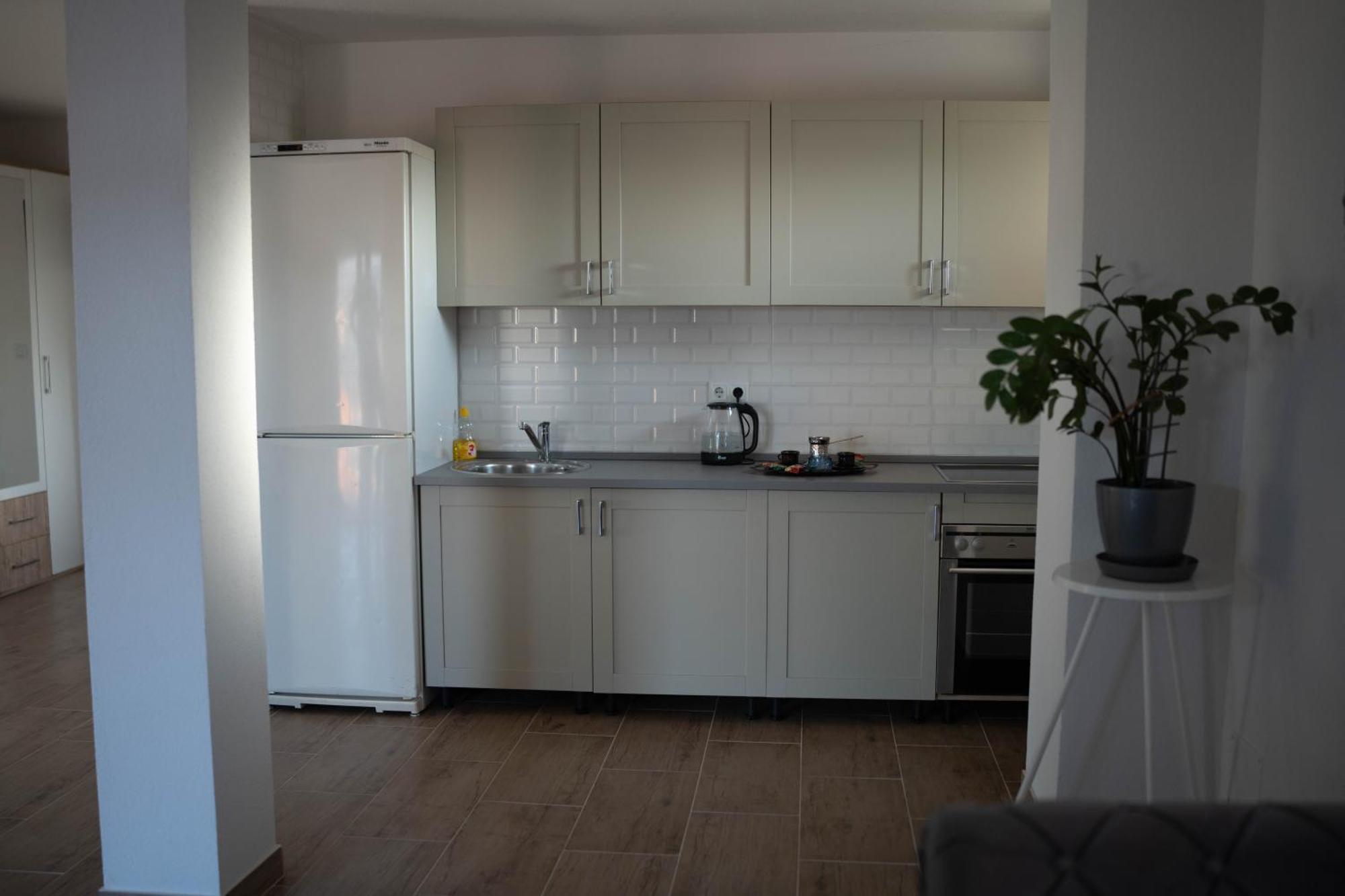 Apartmani Elegance トゥズラ エクステリア 写真