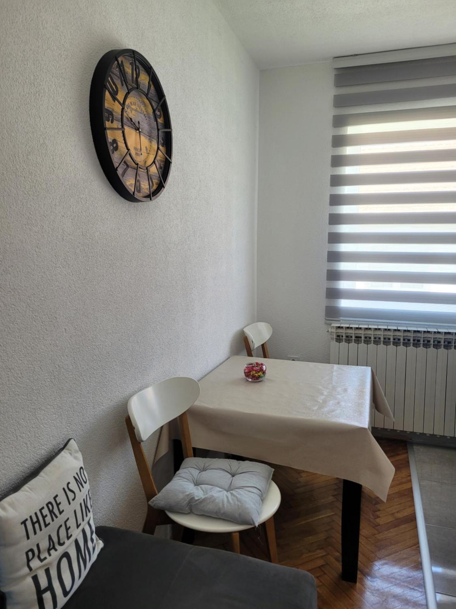 Apartmani Elegance トゥズラ エクステリア 写真