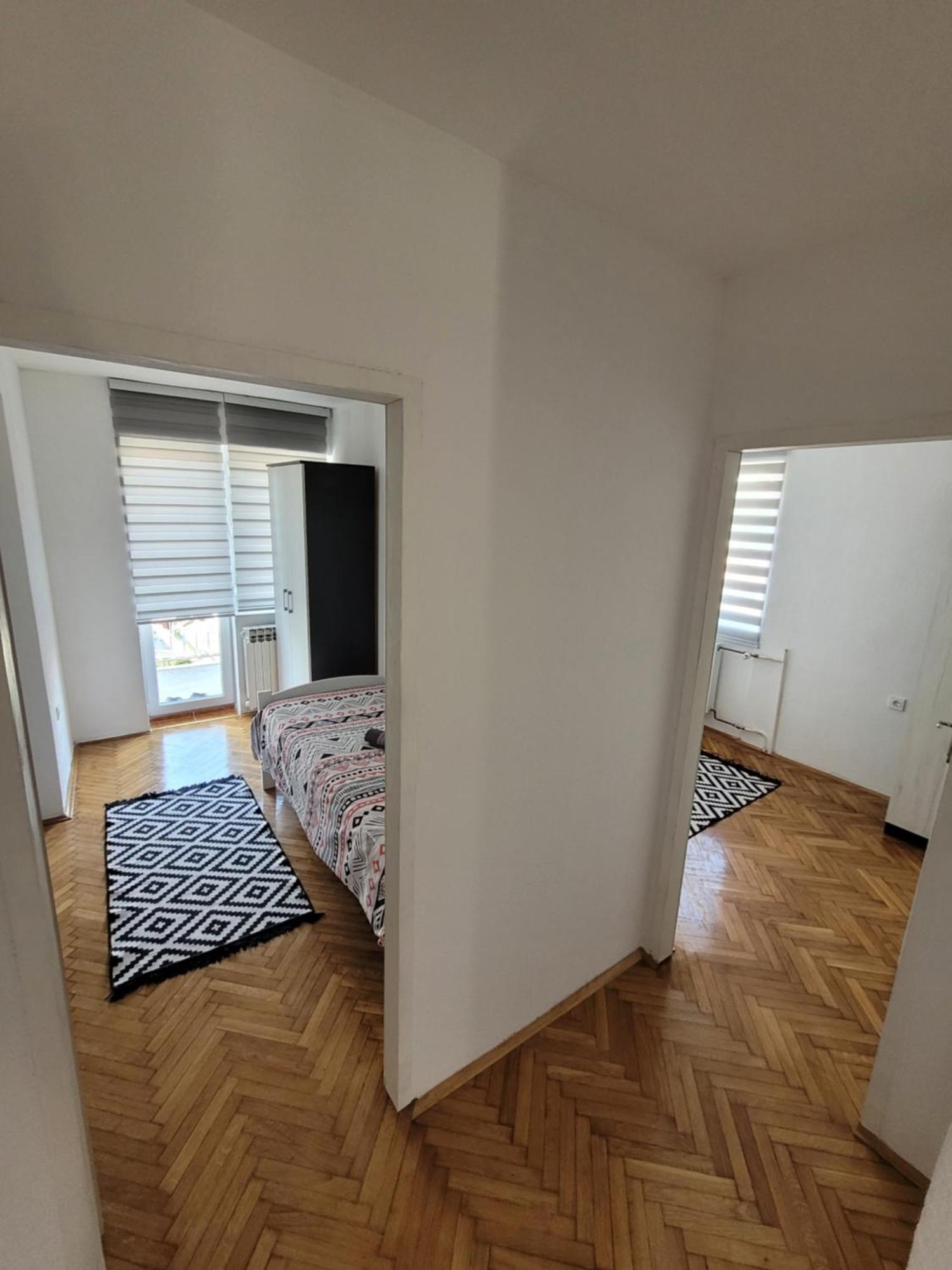 Apartmani Elegance トゥズラ エクステリア 写真