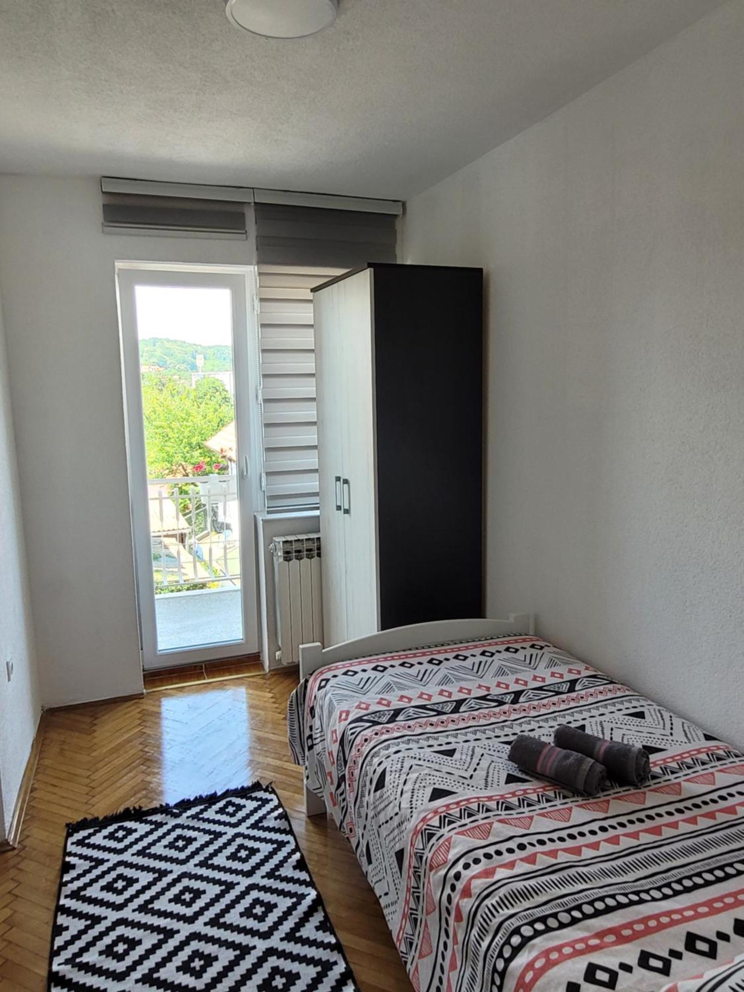Apartmani Elegance トゥズラ エクステリア 写真