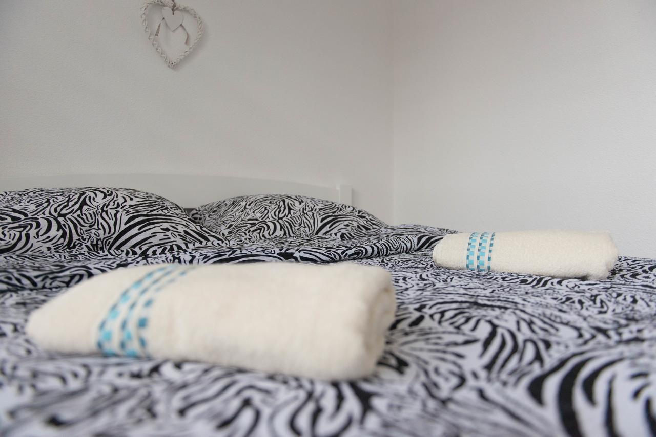 Apartmani Elegance トゥズラ エクステリア 写真