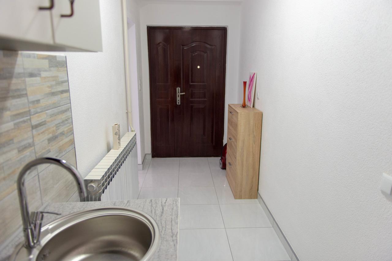 Apartmani Elegance トゥズラ エクステリア 写真