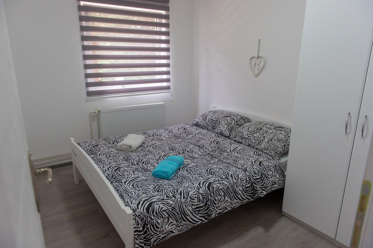 Apartmani Elegance トゥズラ エクステリア 写真
