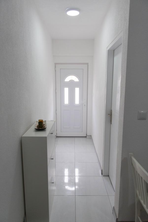 Apartmani Elegance トゥズラ エクステリア 写真